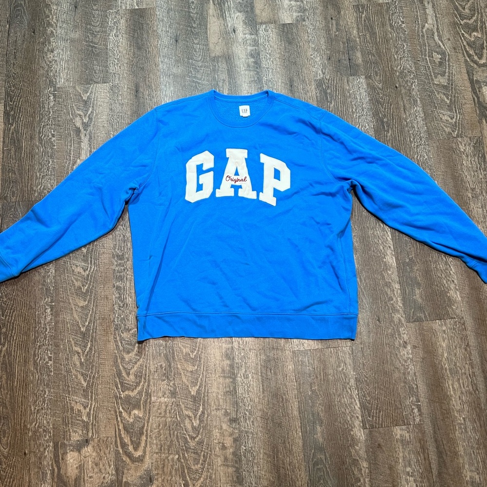 Gap size xl crewneck baby blue